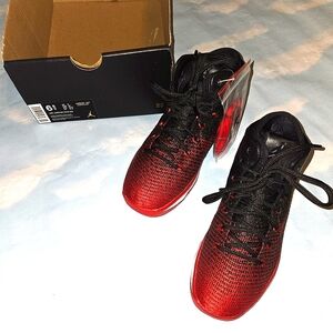 Nike Air Jordan 31 KIDS Red and Black Sneakers